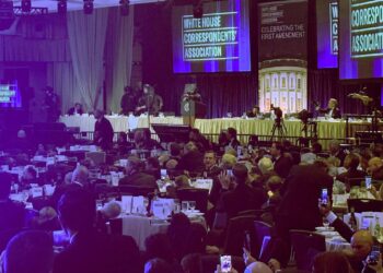 Cena de corresponsales de la Casa Blanca es interrumpida disparos
