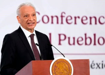 Piden renuncia del director de Pemex por derrame de hidrocarburo en el Golfo de México