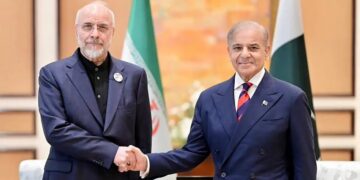 Irán y EU inician conversaciones de paz en Islamabad