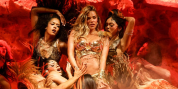 ¡Karol G traerá su tropitour "Viajando por el mundo" a México!