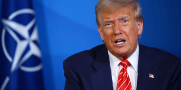 Donald Trump evalúa retirar a Estados Unidos de la OTAN.