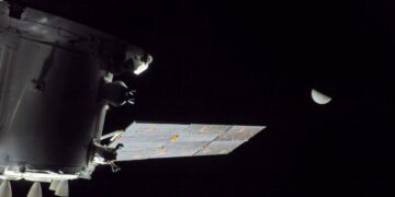 Artemis II emprende su regreso tras misión histórica alrededor de la Luna