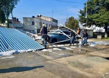 SEPH evalúa daños tras colapso de barda en Escuela Secundaria de Mineral de la Reforma