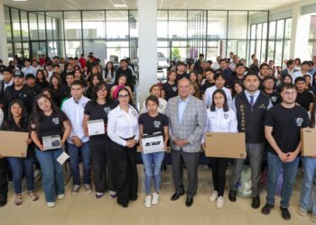 Invierte Hidalgo 2 mdp en equipamiento tecnológico para la UPE