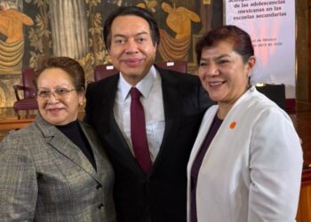 Hidalgo participa en coloquio nacional sobre educación secundaria