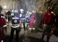 A 13 días de estar atrapados, encuentran a dos mineros, uno de ellos sin vida