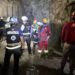 A 13 días de estar atrapados, encuentran a dos mineros, uno de ellos sin vida
