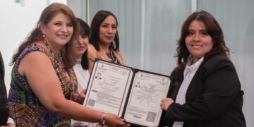 UNIDEH entrega 47 títulos y es reconocida como Universidad Promotora de la Salud