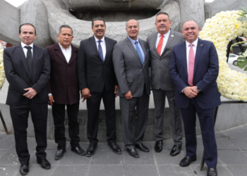 Realizan homenaje cívico a Benito Juárez.