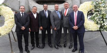 Realizan homenaje cívico a Benito Juárez.