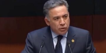Enrique Inzunza descarta licencia al Senado; califica de "infames" acusaciones de EU
