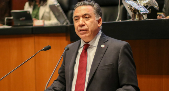 Enrique Inzunza pide licencia al Senado tras señalamientos de EU.