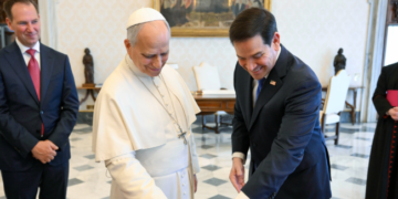 Marco Rubio se reunió con el papa León XIV en el Vaticano.