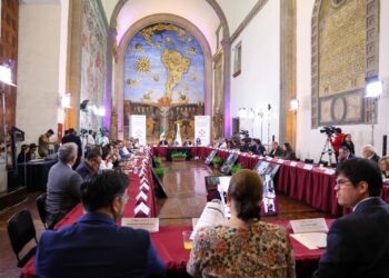 Hidalgo participa en reunión nacional de autoridades educativas