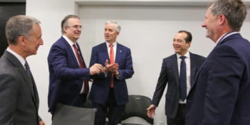 T-MEC: México inicia negociaciones bajo presión de EU.