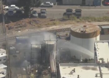 Riesgo de explosión queda neutralizado en planta química de Garden Grove