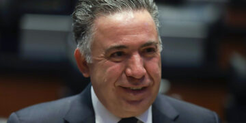 Exhiben contradicción de Inzunza: del Senado a la fiesta familiar
