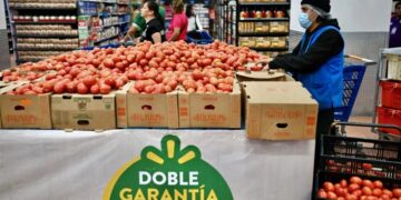 Jitomate, gas y detergentes disparan el costo de vida pese al discurso de estabilidad