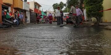 Mega fuga en Xochimilco; reportan ruptura de tubería en San Francisco Tlalnepantla