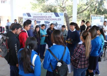 Presentan oferta educativa de ITESHU a más de 500 estudiantes