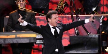 Luis Miguel abandona hospital en Nueva York y vuelve a México.