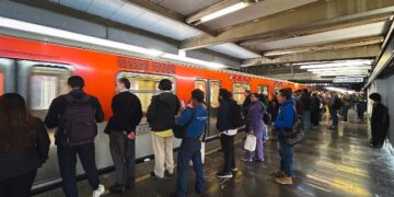 Metro y Metrobús amplían horario por el México vs Ecuador.