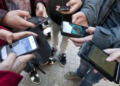 Reino Unido prohíbe redes sociales a menores de 16 años.