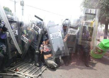 Mundial arranca con tensión afuera del Estadio Ciudad de México