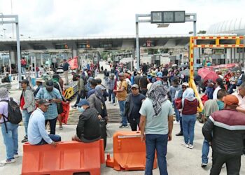 CNTE mantiene huelga y rechaza propuesta que no elimina la Ley del ISSSTE
