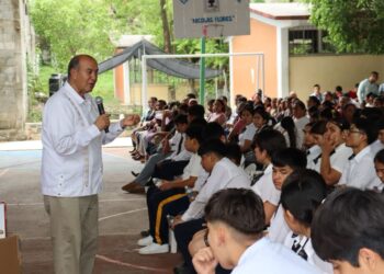 Más de 2.8 mdp para escuelas de cinco municipios de la Sierra Gorda