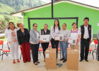IHE fortalece equipamiento escolar en la Sierra Alta