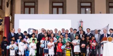 Gobierno federal y FMF impulsan estrategia nacional para formar futbolistas