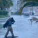 Frente frío fuera de temporada y ondas tropicales mantienen lluvias intensas en el país