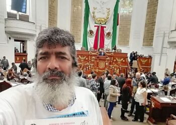 “Véame como un pato”: padre buscador exige a Sheinbaum espacio en la mañanera