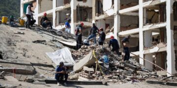 Venezuela: Asciende cifra de muertos y heridos tras doble sismo