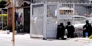 Tecámac: Se entrega sujeto que retuvo a su familia como rehén por más de 30 horas