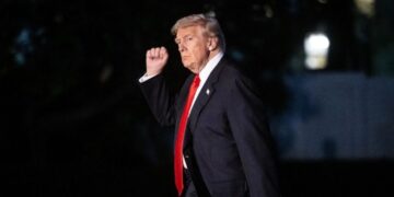 Trump presume acuerdo con Irán; Teherán niega cualquier pacto