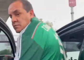 Increpan a Cuauhtémoc Blanco rumbo a partido México-Inglaterra (VIDEO).
