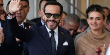 De la Espriella cerrará 14 embajadas y reabrirá la de Israel