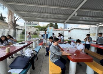 Promueve IHE la educación ambiental con "bombas de vida"