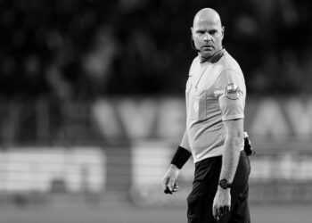 Muere Rob Dieperink, el árbitro investigado que la FIFA borró del Mundial
