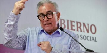 Rocha Moya reaparece y niega ser prófugo; permanece en Culiacán.