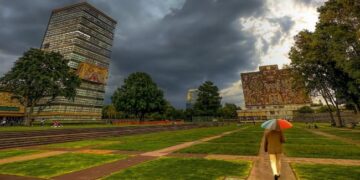 Con marcha exigen que sea presencial el examen de la UNAM.