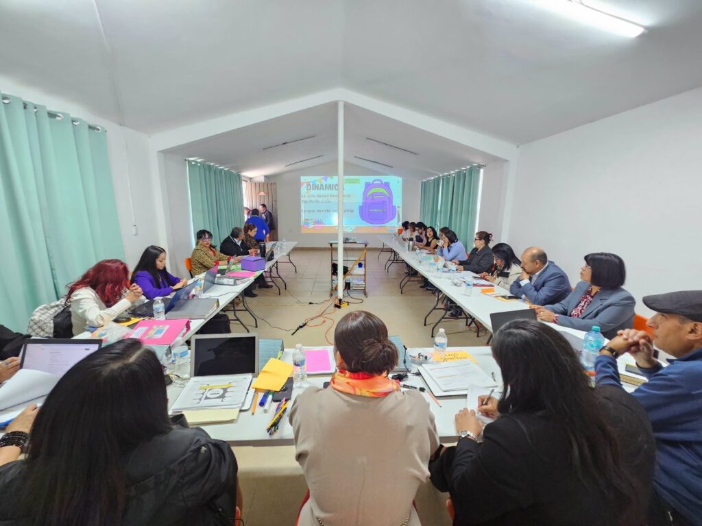 Docentes fortalecen su práctica educativa con taller intensivo