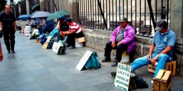 Alarma laboral: casi 1.8 millones de mexicanos buscan empleo
