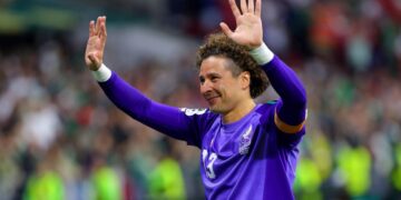 Memo Ochoa cuelga los guantes tras dos décadas de gloria