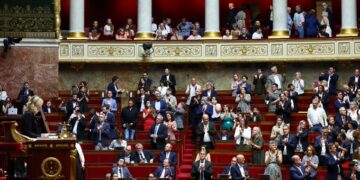 Francia aprueba la eutanasia: Iglesia advierte un quiebre civilizatorio