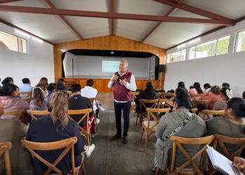 Consolida IHE la participación social en escuelas