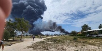 Golpe histórico de Ucrania: Paralizada la mayor refinería de Rusia
