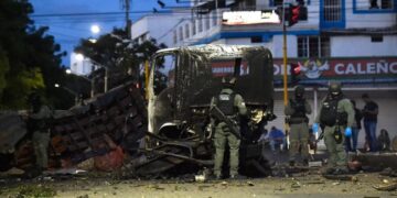Explosión en Cúcuta deja ocho policías y tres civiles heridos.